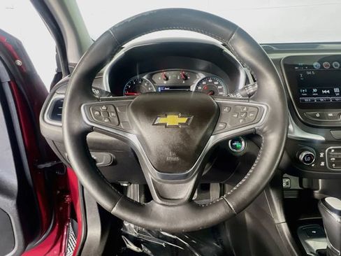 Used 2018 Chevrolet Equinox LT FWD image 16
