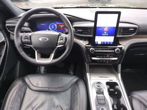 Used 2023 Ford Explorer Platinum w/ Technology Package AWD/4WD image 31