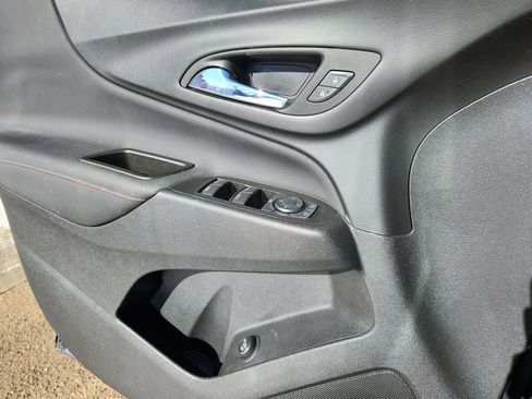 Used 2022 Chevrolet Equinox RS w/ RS Leather Package image 9