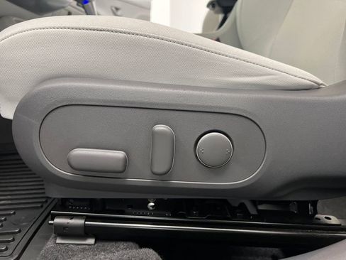 Used 2025 Hyundai Kona SEL FWD image 10