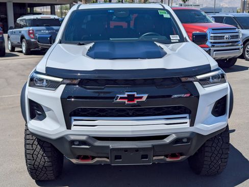 Used 2025 Chevrolet Colorado ZR2 w/ Technology Package AWD/4WD image 6