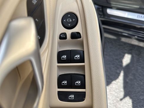 Used 2022 BMW 330i Sedan w/ Premium Package 2 RWD image 12