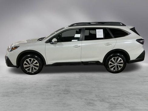 Used 2022 Subaru Outback Premium image 2