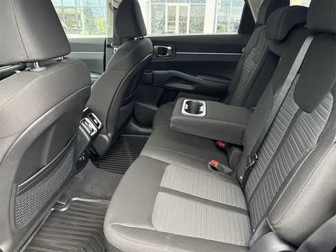 New 2025 Kia Sorento LX image 27