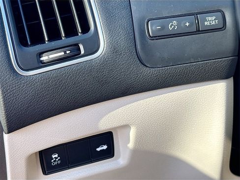 Used 2021 INFINITI Q50 Luxe w/ Seat & Sound Package image 10