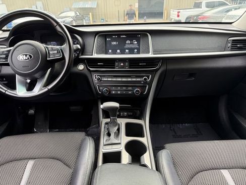 Used 2019 Kia Optima S image 16
