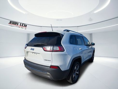 Used 2019 Jeep Cherokee Limited image 3