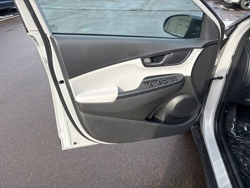 Used 2023 Hyundai Kona SEL image 10