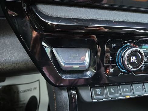 Used 2025 GMC Sierra 3500 AT4 w/ AT4 Premium Plus Package image 21