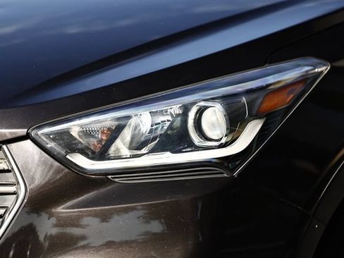 Used 2018 Hyundai Santa Fe SE w/ SE Premium Package 02 FWD image 12