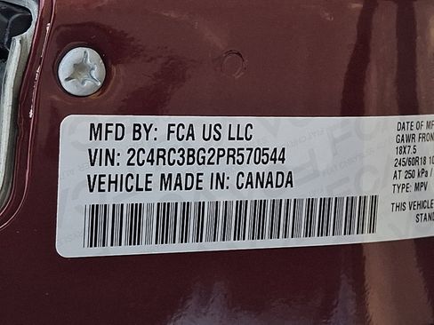 Certified 2023 Chrysler Pacifica Touring-L AWD/4WD image 27