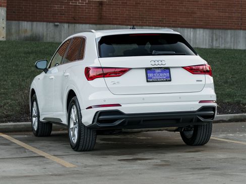 Certified 2025 Audi Q3 2.0T Premium w/ Convenience Package image 5