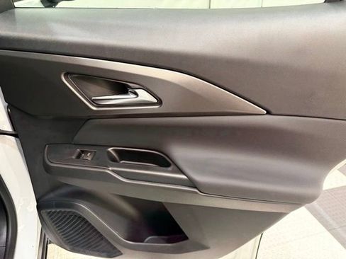 New 2026 Chevrolet Equinox EV LT image 21