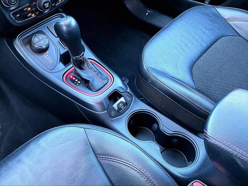 Used 2021 Jeep Compass Trailhawk image 16