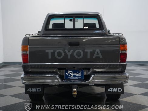 Used 1987 Toyota Pickup 4x4 Regular Cab image 25