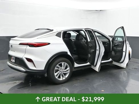 Used 2025 Buick Envista Preferred image 58