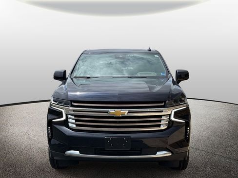 Used 2023 Chevrolet Suburban High Country w/ Premium Package AWD/4WD image 5