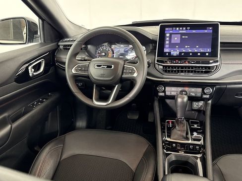 Used 2024 Jeep Compass Trailhawk image 20