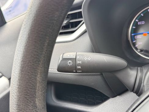 Used 2020 Toyota RAV4 LE w/ All Weather Liner Package AWD/4WD image 19