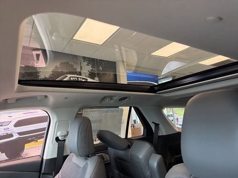 New 2026 Ford Explorer Active image 14