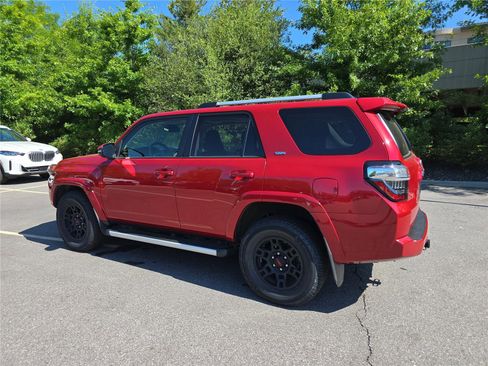 Used 2022 Toyota 4Runner SR5 Premium w/ Moonroof Package AWD/4WD image 5