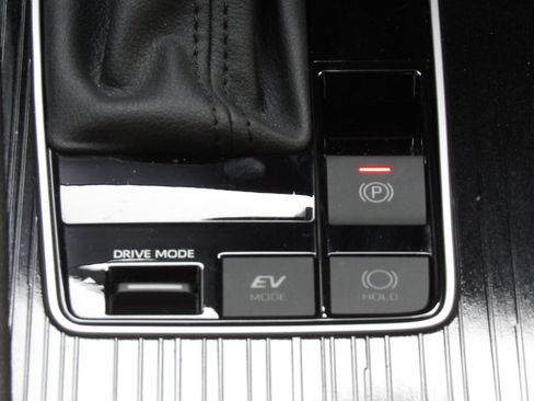 Used 2025 Toyota Sienna XSE AWD/4WD image 35
