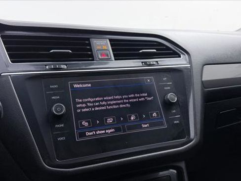 Used 2022 Volkswagen Tiguan SE R-Line FWD image 28