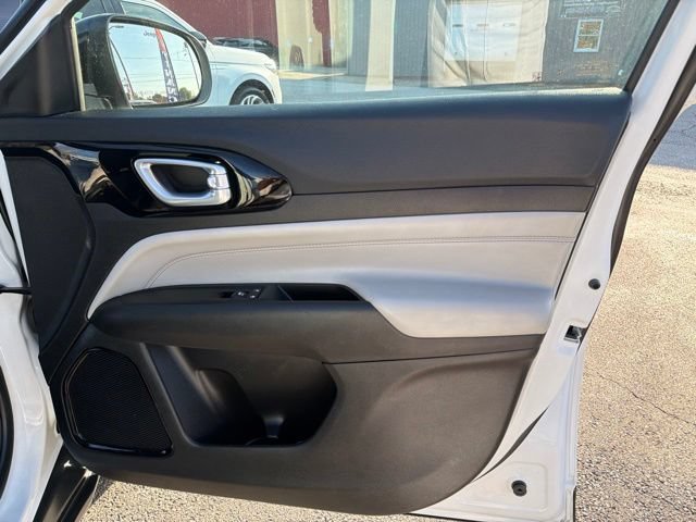 Used 2025 Jeep Compass Limited AWD/4WD image 36