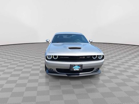 Used 2016 Dodge Challenger SRT w/ Technology Group RWD image 3