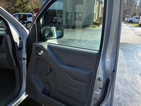 Used 2015 Nissan Frontier S image 20