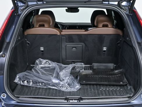 Certified 2023 Volvo XC60 B5 Plus w/ Climate Package image 31