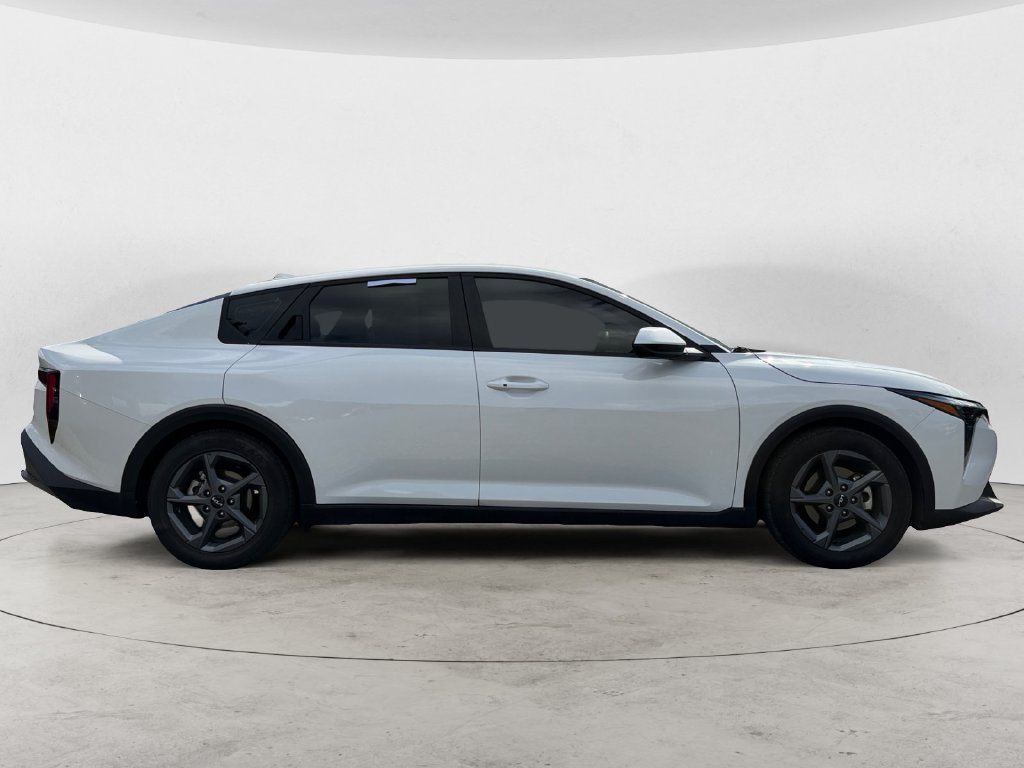 Used 2025 Kia K4 FWD image 4