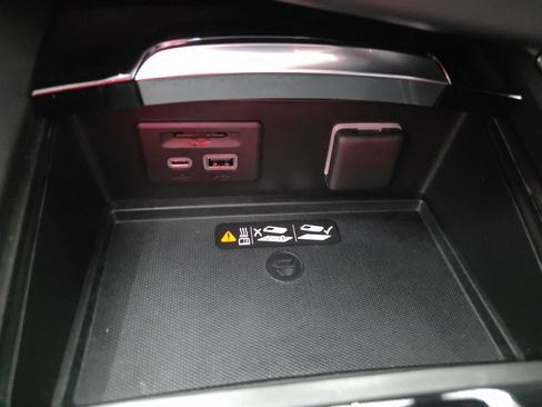 Used 2023 Buick Envision Avenir image 32