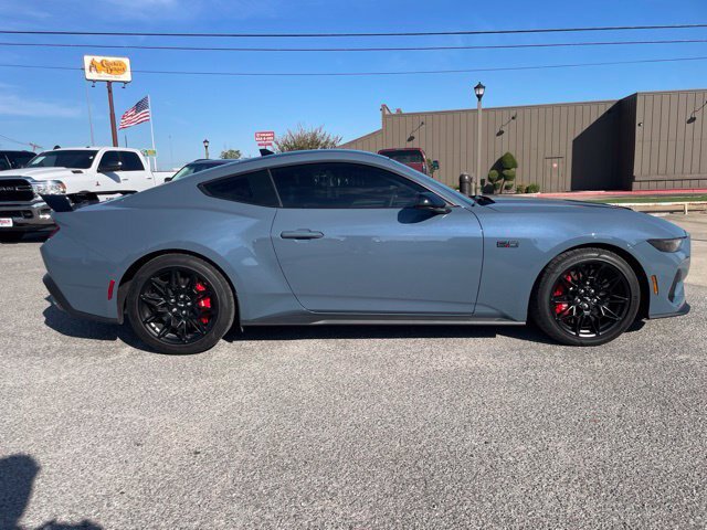 Certified 2026 Ford Mustang GT w/ GT Performance Package RWD image 4