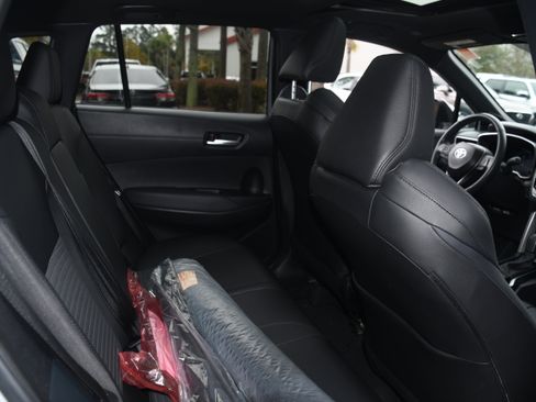 Certified 2024 Toyota Corolla Cross XSE image 19