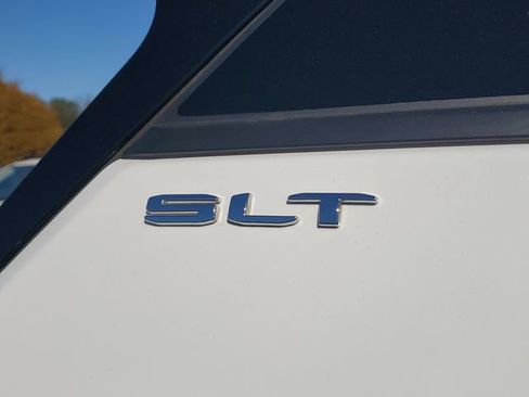 Used 2023 GMC Terrain SLT image 7