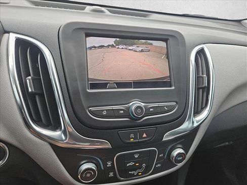 Used 2024 Chevrolet Equinox LT FWD image 18