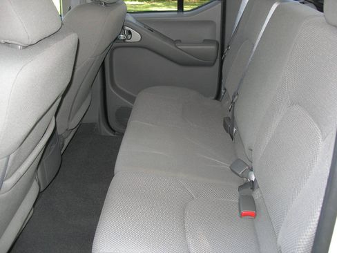 Used 2019 Nissan Frontier SV RWD image 4