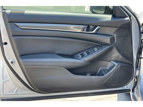 Used 2020 Honda Accord Sport image 11