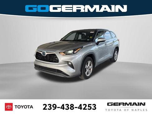 Used 2022 Toyota Highlander LE image 1