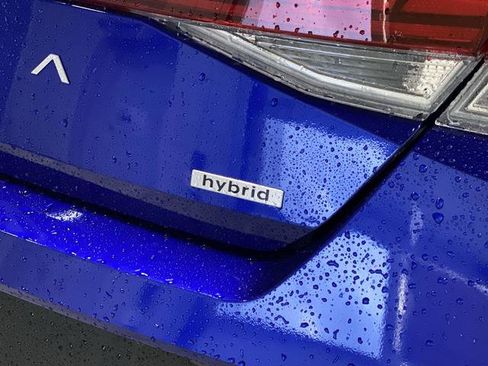 New 2025 Hyundai Elantra SEL image 30