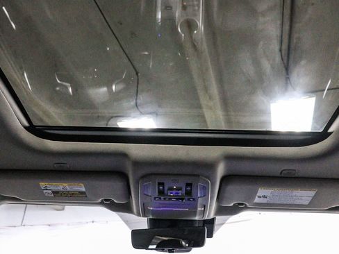 Used 2023 Toyota Highlander Platinum FWD image 13