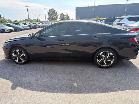 Used 2023 Hyundai Elantra Limited FWD image 12