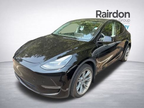 Used 2023 Tesla Model Y Long Range AWD/4WD image 3