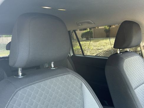 Used 2020 Volkswagen Tiguan S image 20