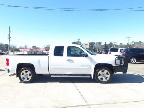 Used 2011 Chevrolet Silverado 1500 LT w/ Regional Value Package image 5