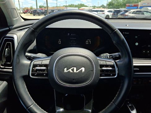 Used 2024 Kia Sorento S FWD image 18