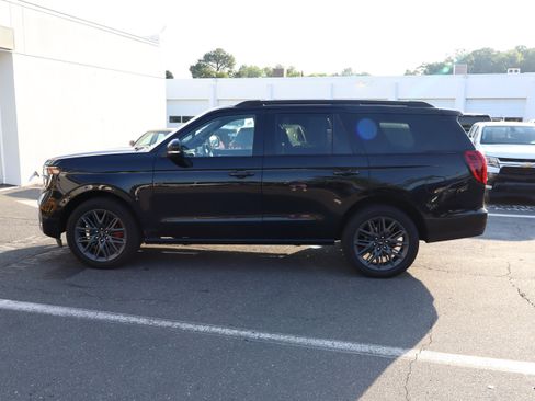 Used 2025 Ford Expedition Platinum w/ Stealth Performance Package AWD/4WD image 18