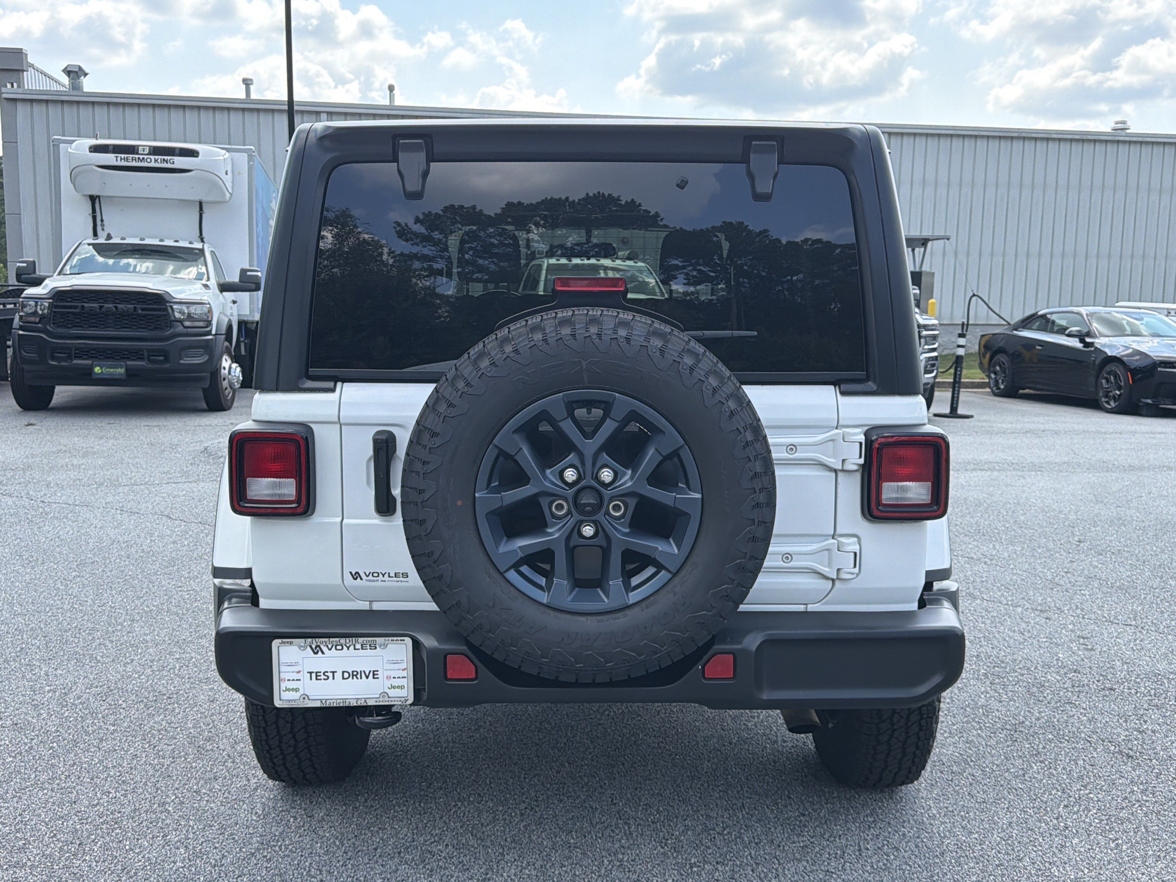 Used 2021 Jeep Wrangler Unlimited Sahara AWD/4WD image 7