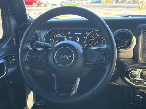 Used 2022 Jeep Wrangler Unlimited Sport w/ Sun And Sound Package AWD/4WD image 21